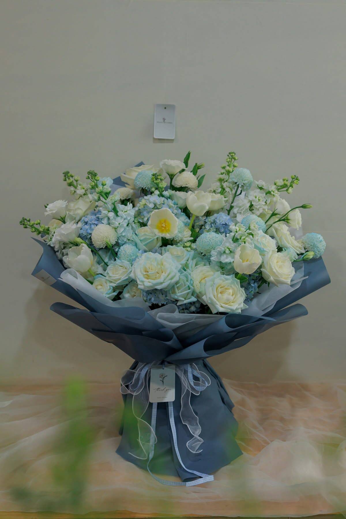 Bó Hoa Trắng Xanh Sương Mai