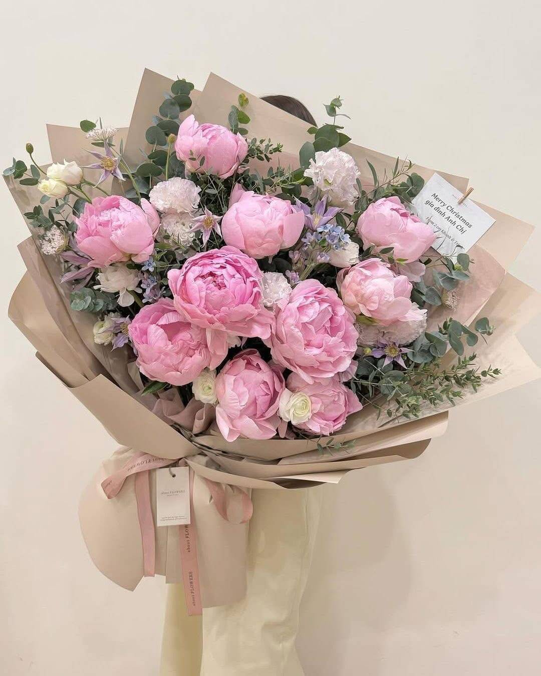 Bó Hoa Mẫu Đơn Hồng Cổ Điển
