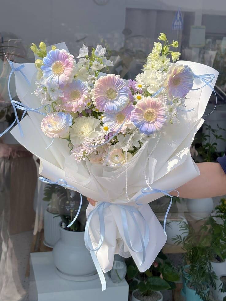 Bó Đồng Tiền Ảo Mộng Trắng Xanh