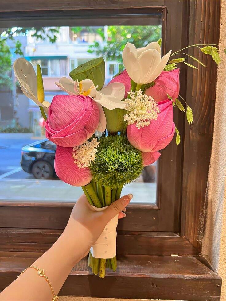 Bó Cưới Sen Hồng Á Đông