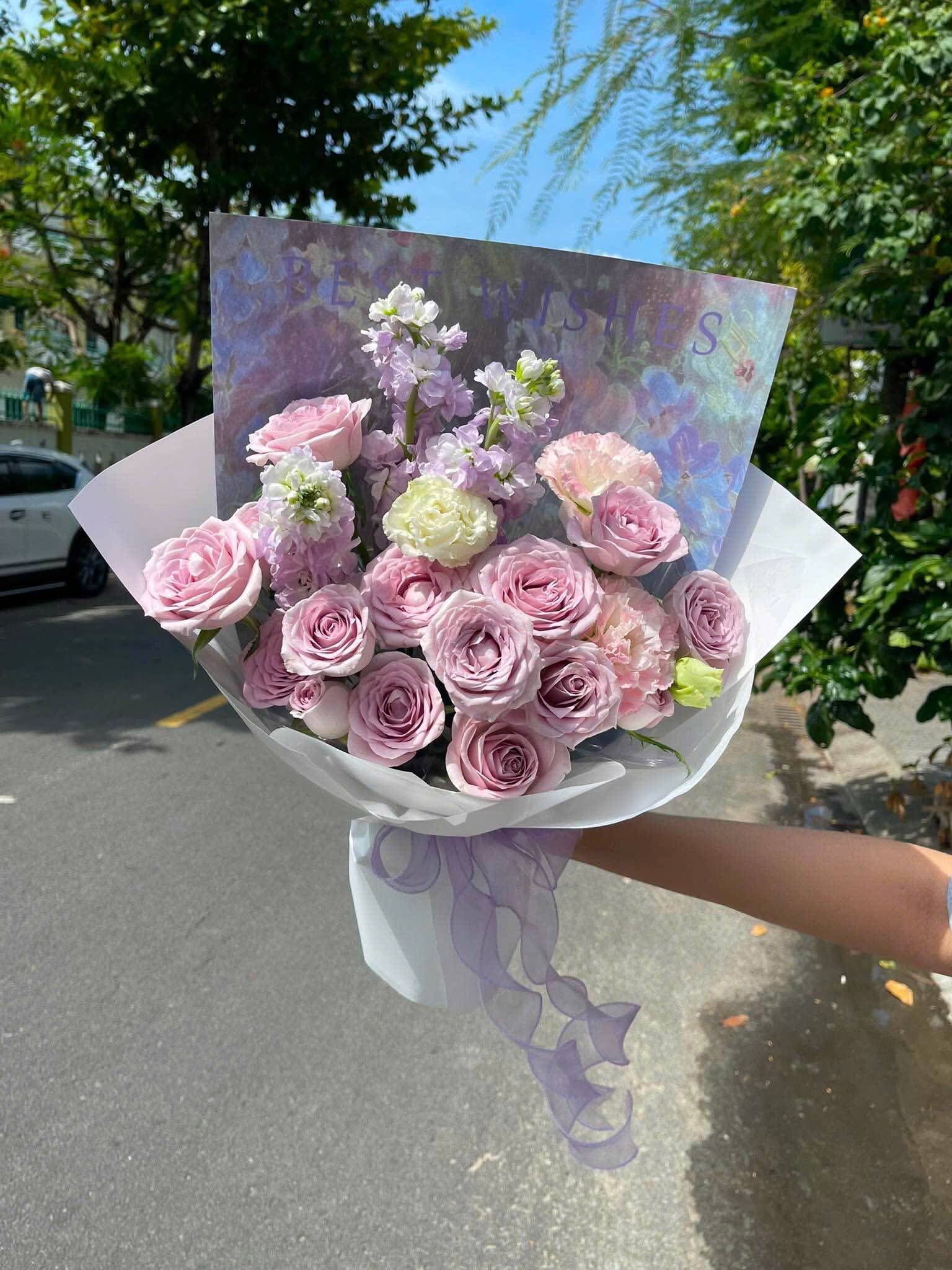 Bó Hồng Tím Khói Mix Cát Tường Trắng