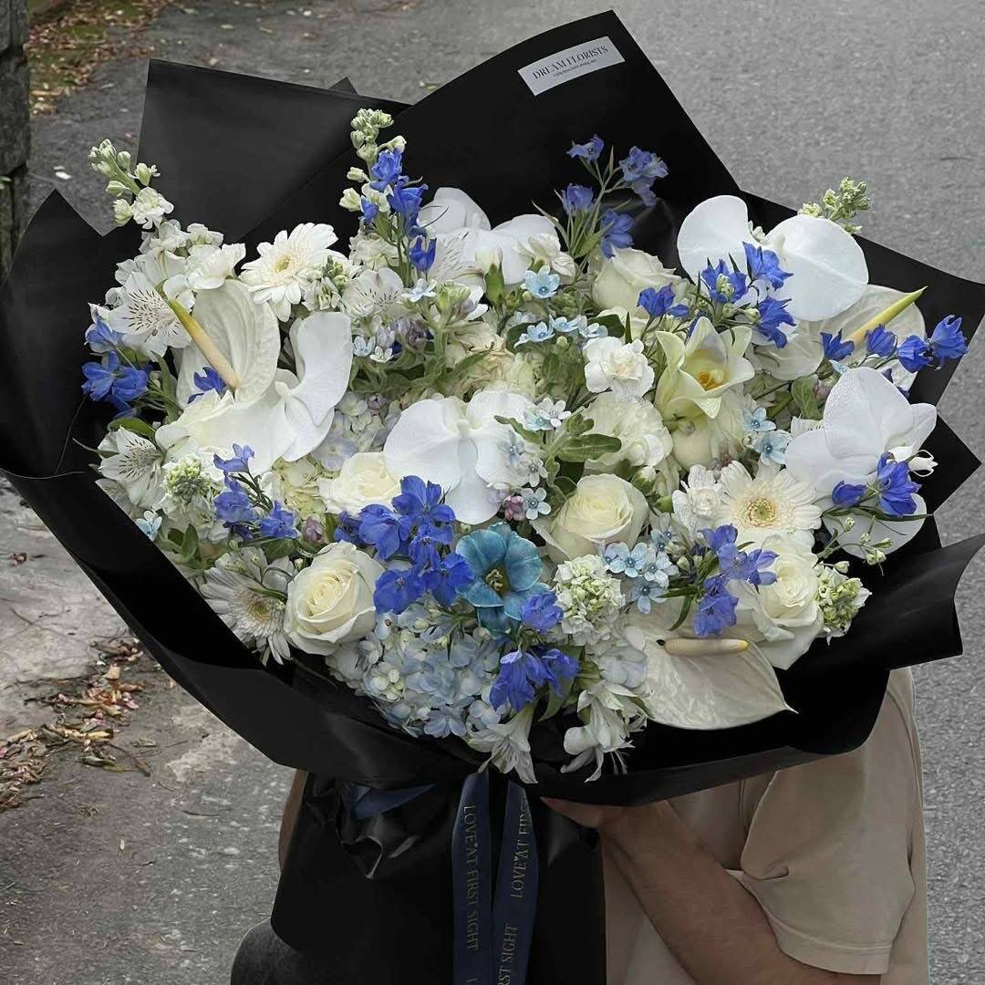 Bó Hoa Lan Trắng Phi Yến Xanh