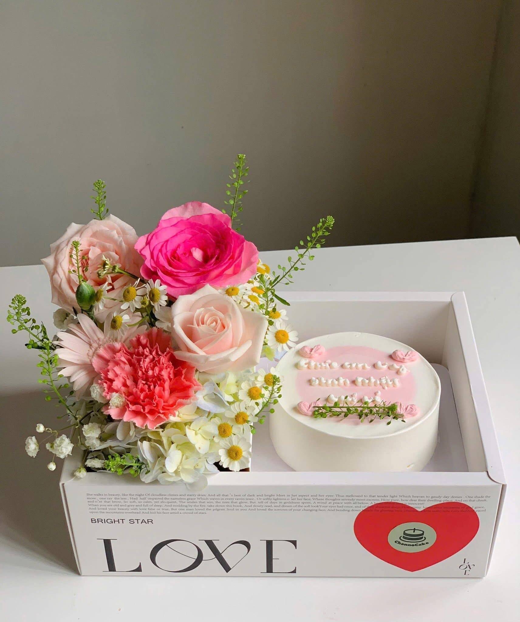 Set Quà Hộp LOVE Hoa Bánh Hồng