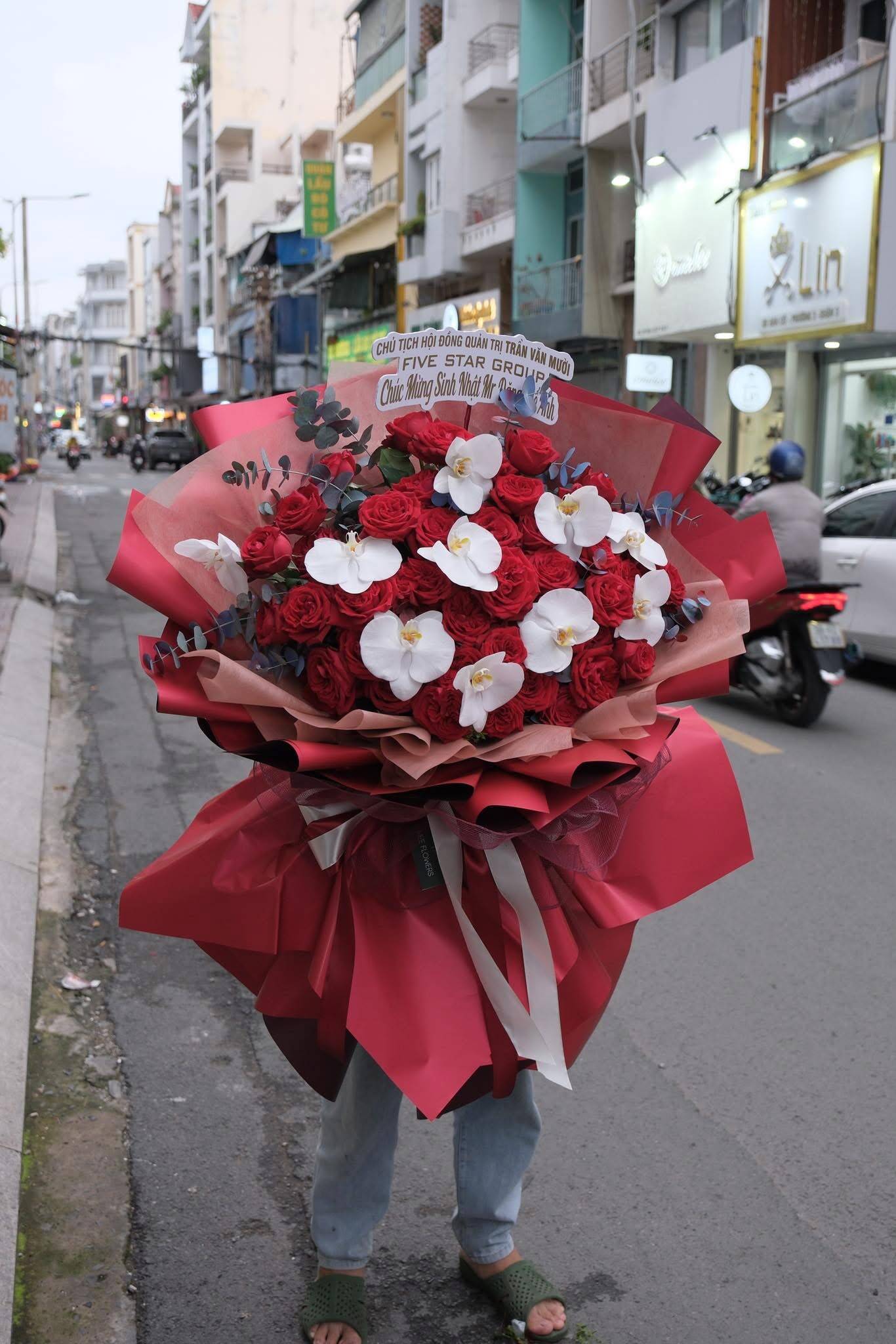 Bó Hồng Đỏ Lan Trắng Thượng Hạng