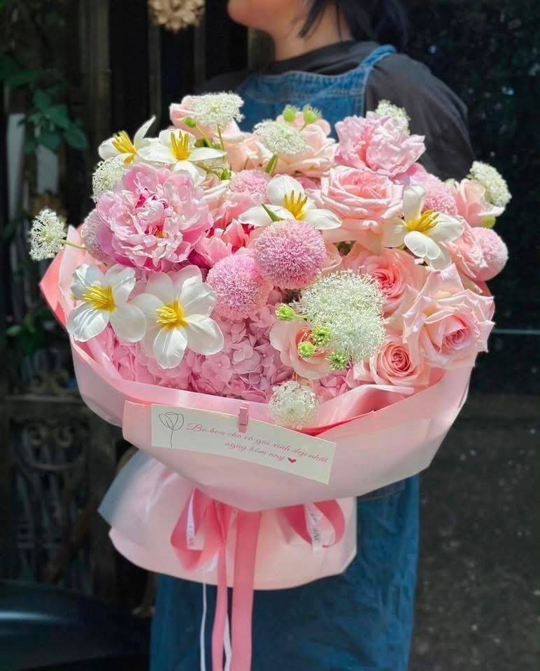 Bó Hoa Tươi Mẫu Đơn Hồng Sang Trọng