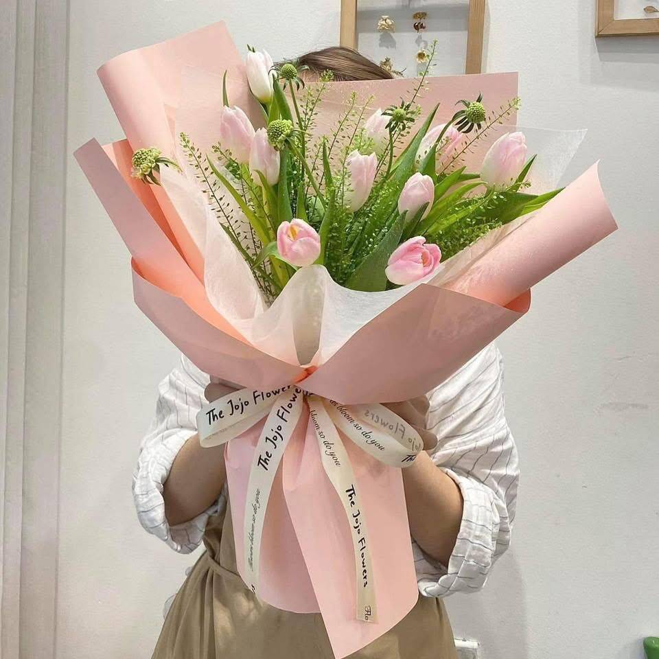 Bó Hoa Tulip Hồng Vườn Xanh