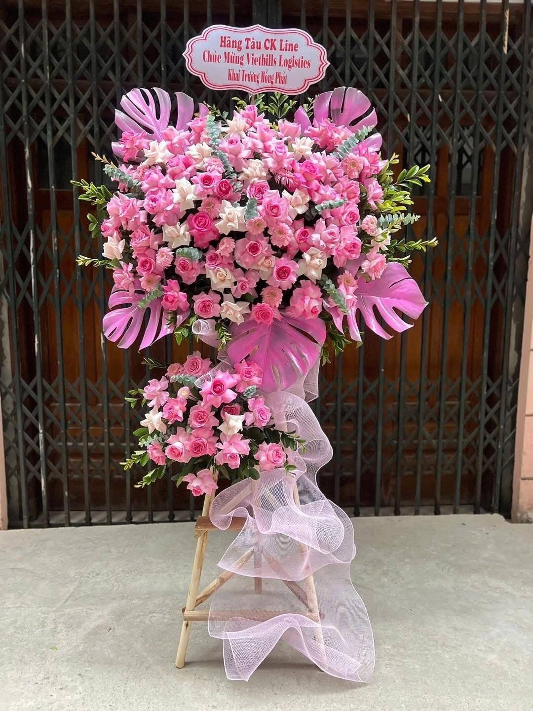 Kệ Hoa Khai Trương Hồng Monstera Nhũ