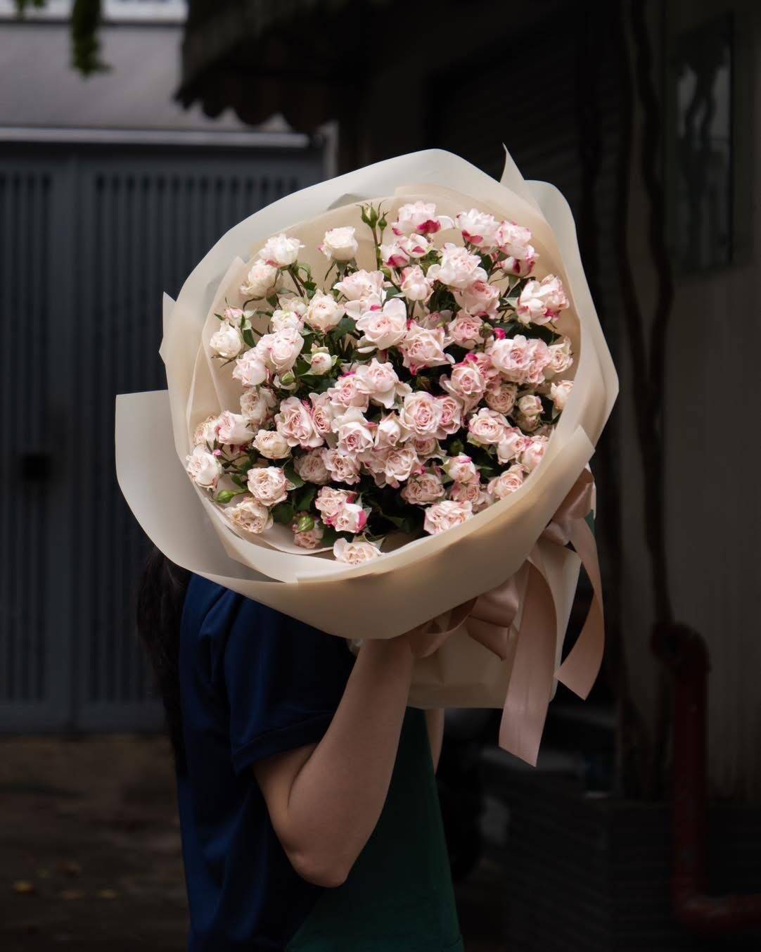 Bó Hồng Nhí Spray Khổng Lồ